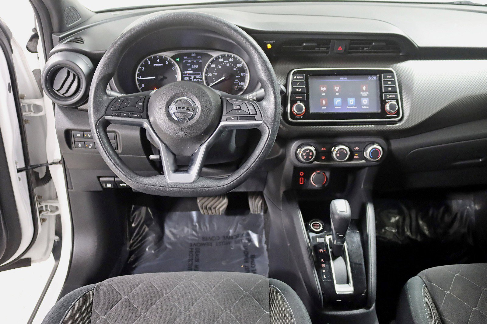 Used 2020 Nissan Kicks S image 14