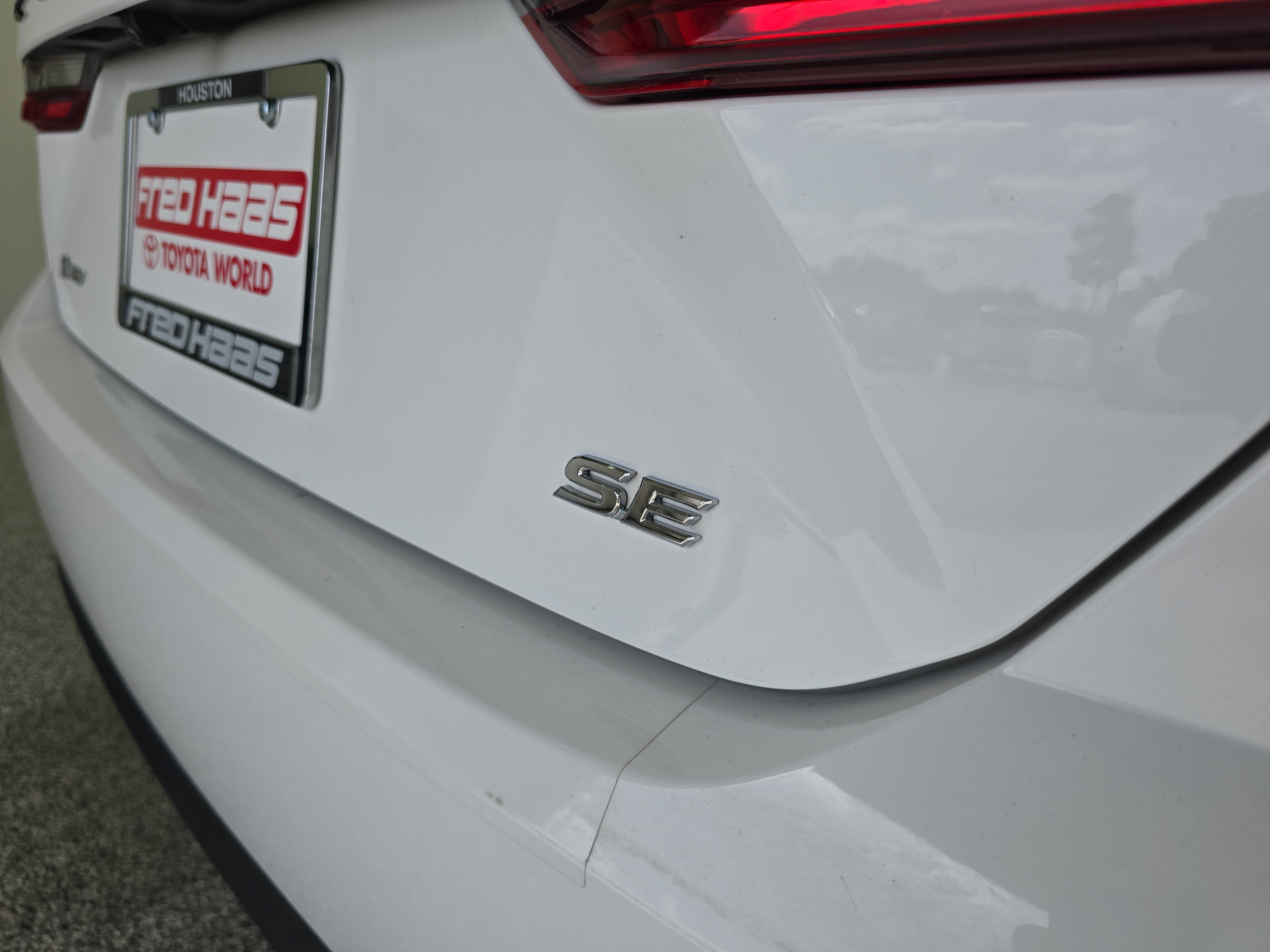 Used 2025 Toyota Camry SE w/ Convenience Package FWD image 9