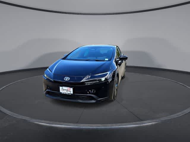 Used 2025 Toyota Prius LE FWD image 3