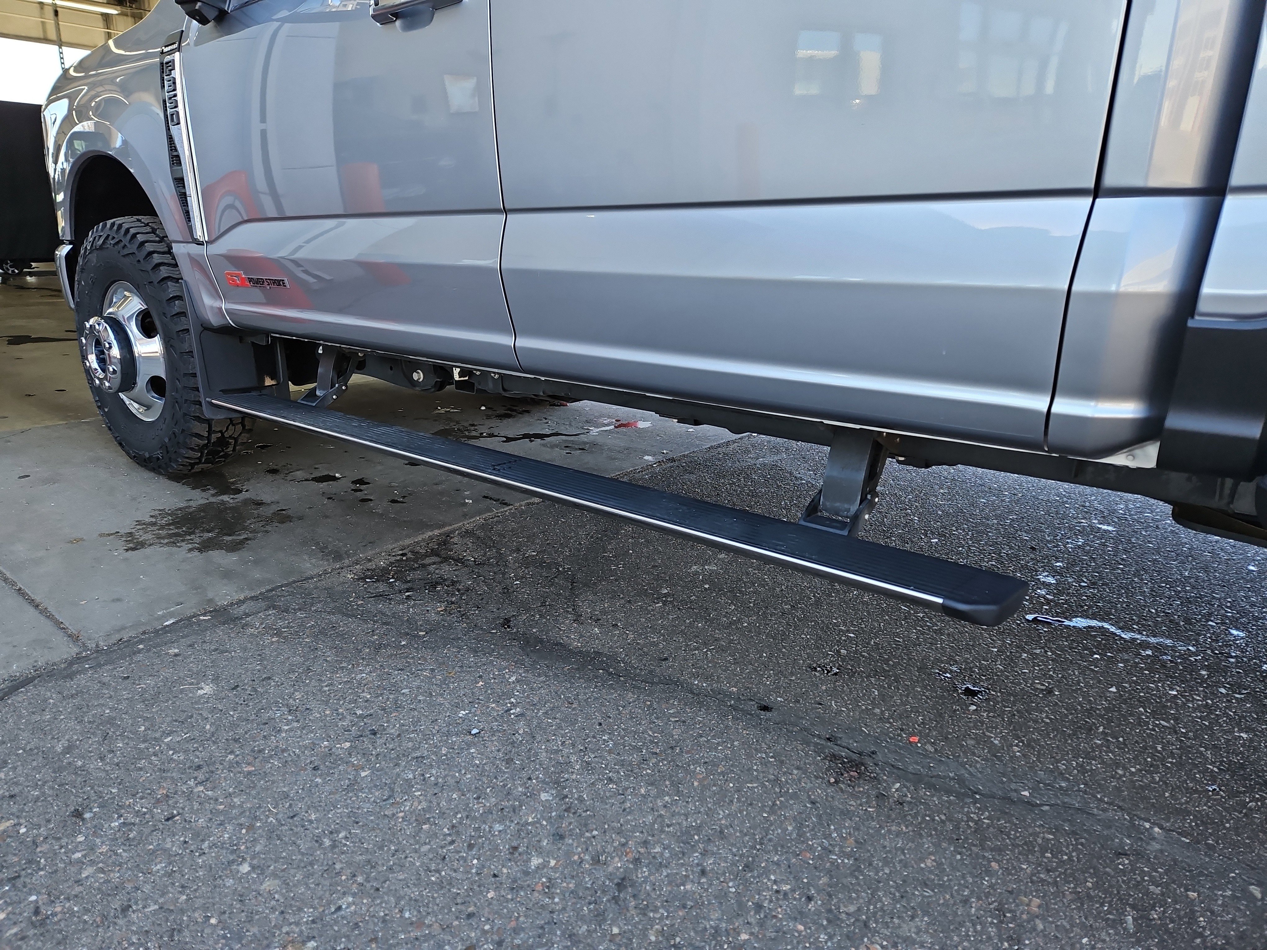 Used 2024 Ford F350 Limited w/ FX4 Off-Road Package image 38