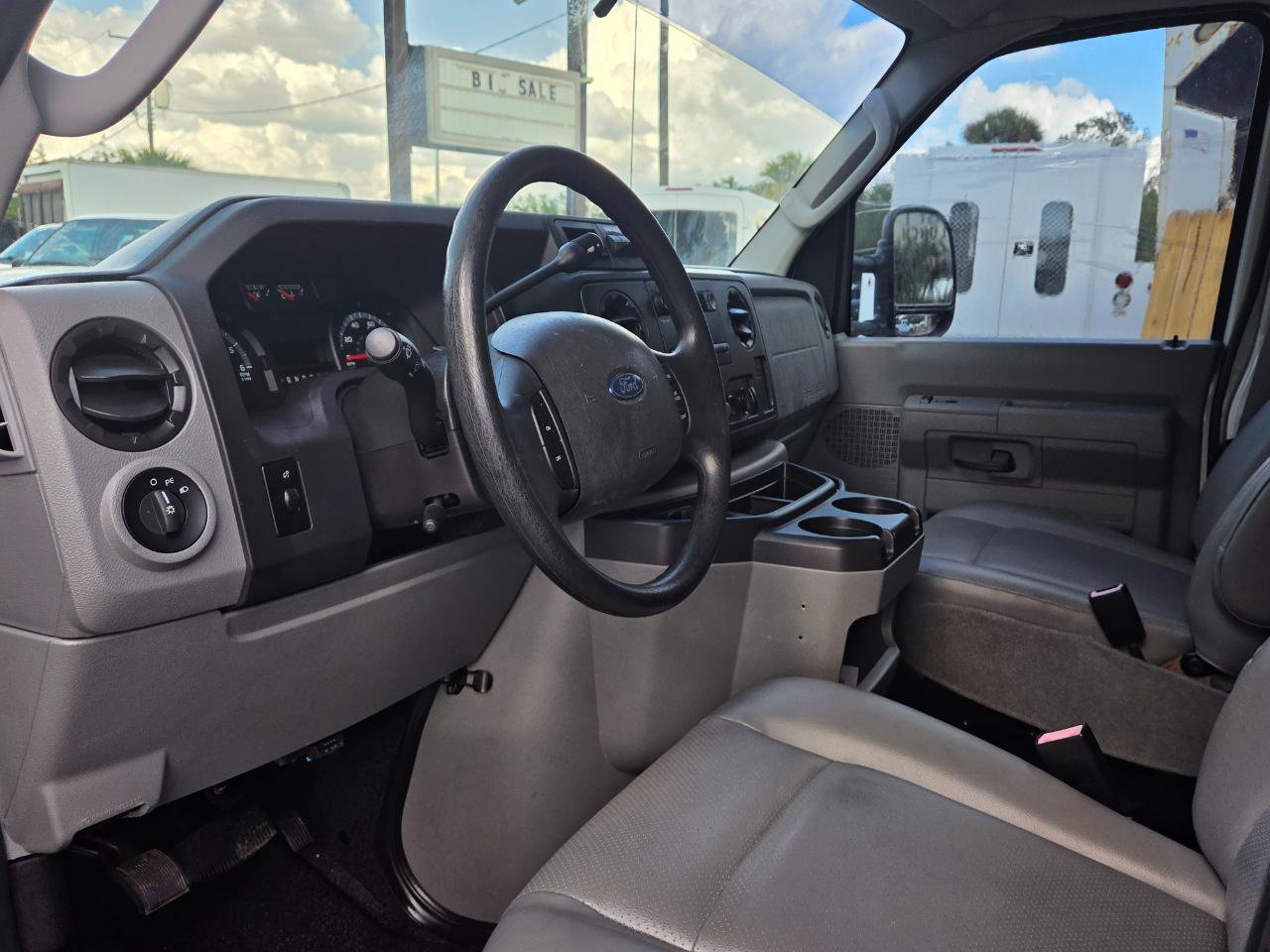 Used 2011 Ford E-350 and Econoline 350 Super Duty w/ PWR Locks & Windows Group RWD image 12