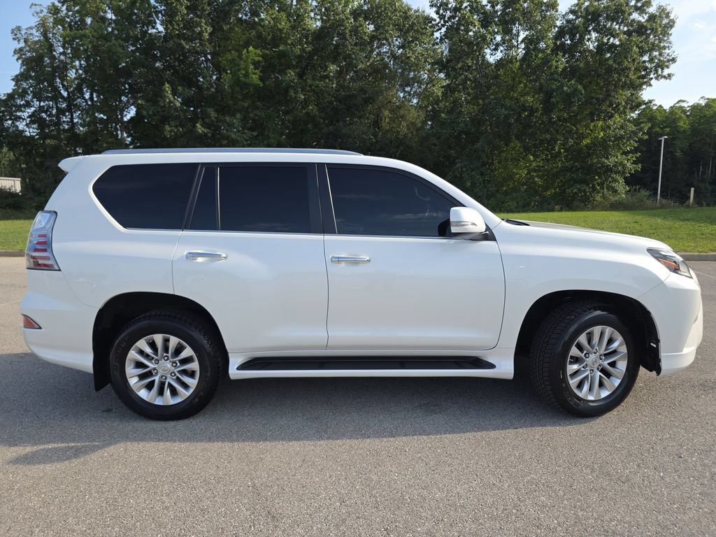 Certified 2022 Lexus GX 460 Premium w/ Premium Package AWD/4WD image 11
