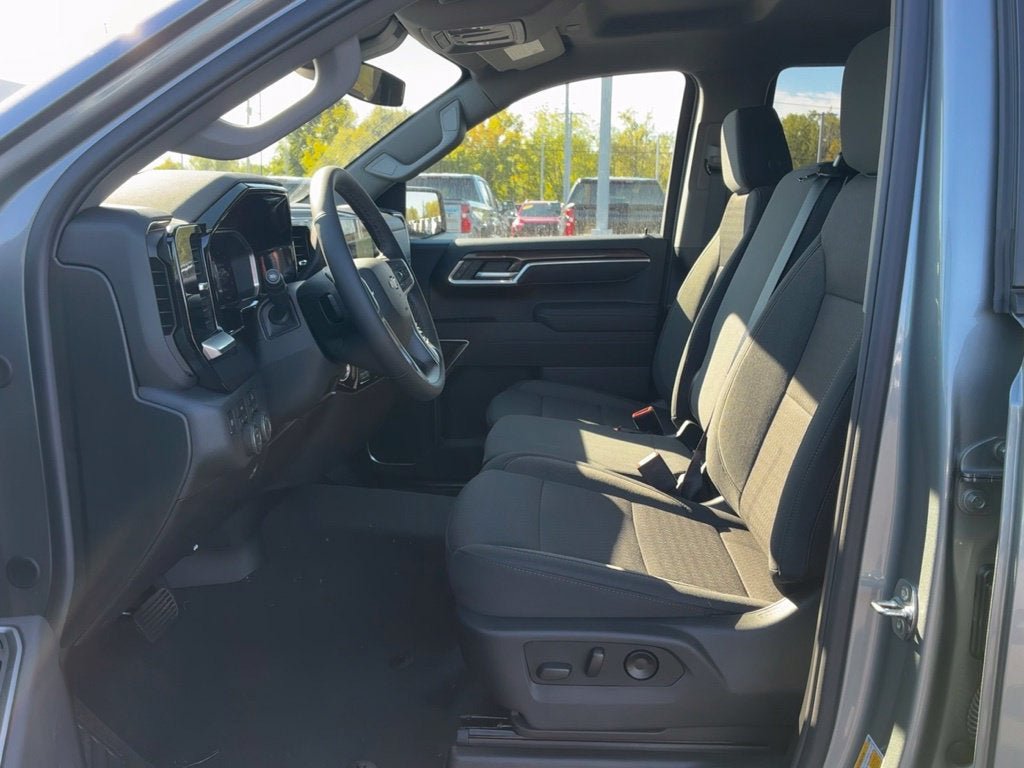 New 2026 Chevrolet Silverado 1500 LT AWD/4WD image 4