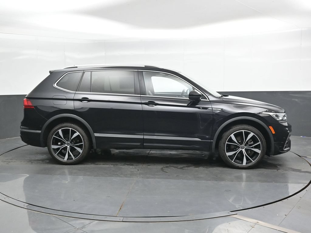 Used 2022 Volkswagen Tiguan SEL R-Line AWD/4WD image 4