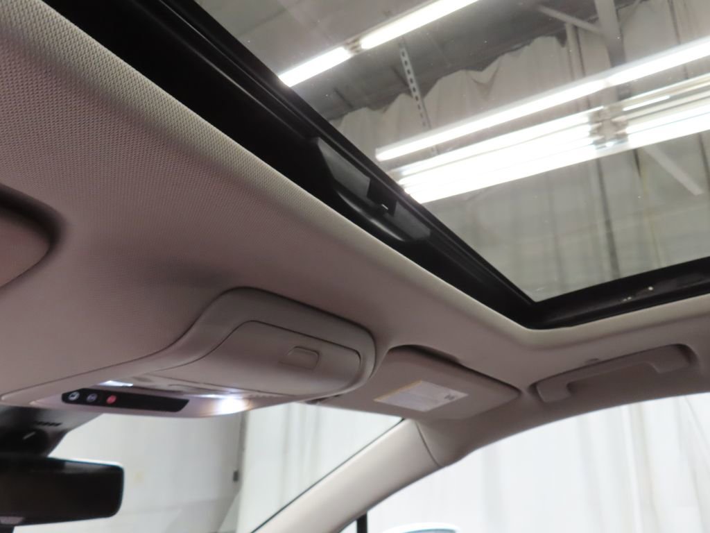 Used 2018 Buick Enclave Avenir w/ Avenir Technology Package AWD/4WD image 22