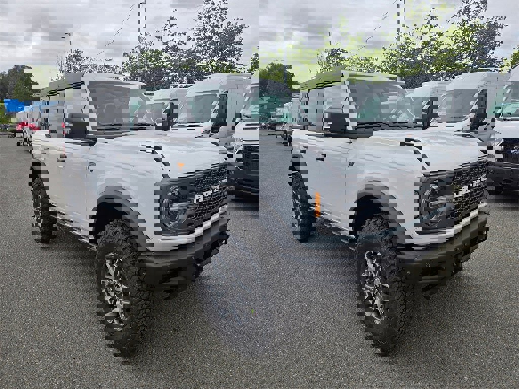 New 2025 Ford Bronco Badlands image 3