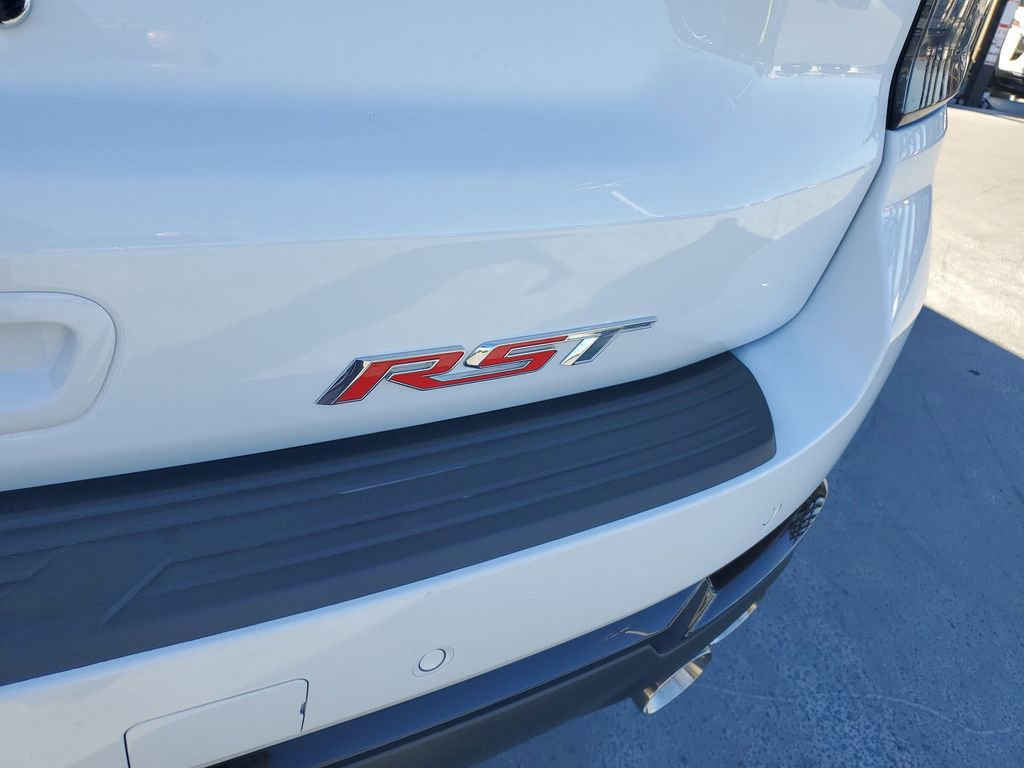 New 2026 Chevrolet Suburban RST image 9