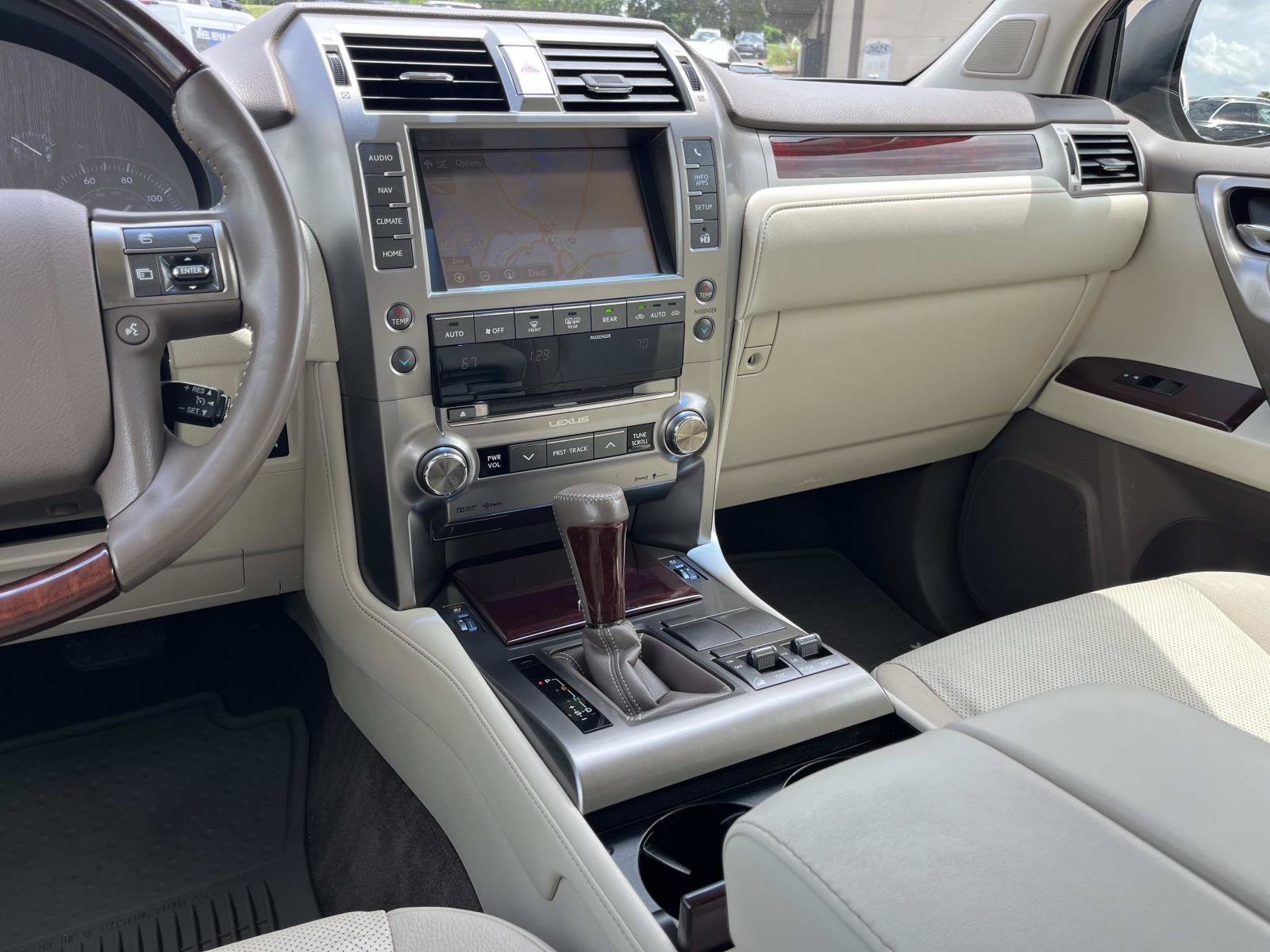 Used 2015 Lexus GX 460 w/ Premium Package AWD/4WD image 14