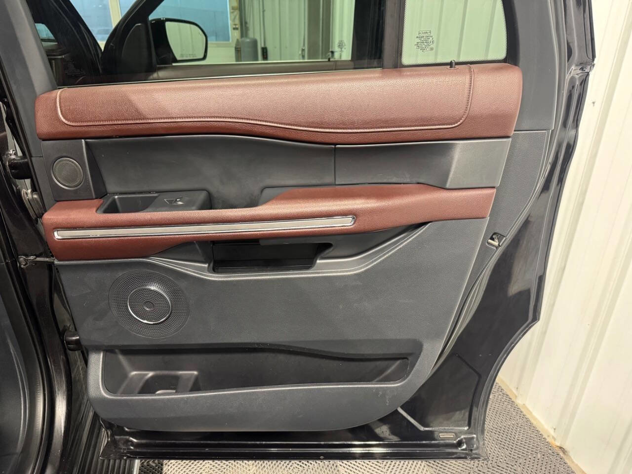 Used 2022 Ford Expedition Max Limited AWD/4WD image 29
