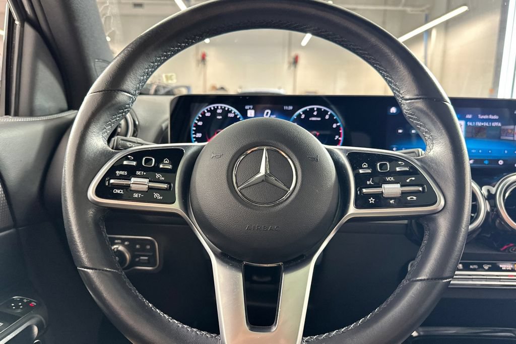 Certified 2022 Mercedes-Benz GLB 250 4MATIC image 30