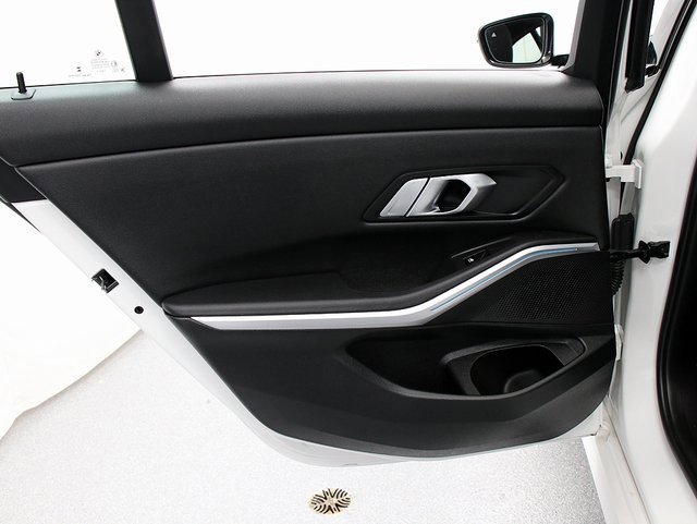 Used 2023 BMW 330i xDrive Sedan image 25