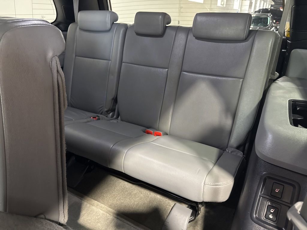 Used 2011 Toyota Sequoia Limited AWD/4WD image 39