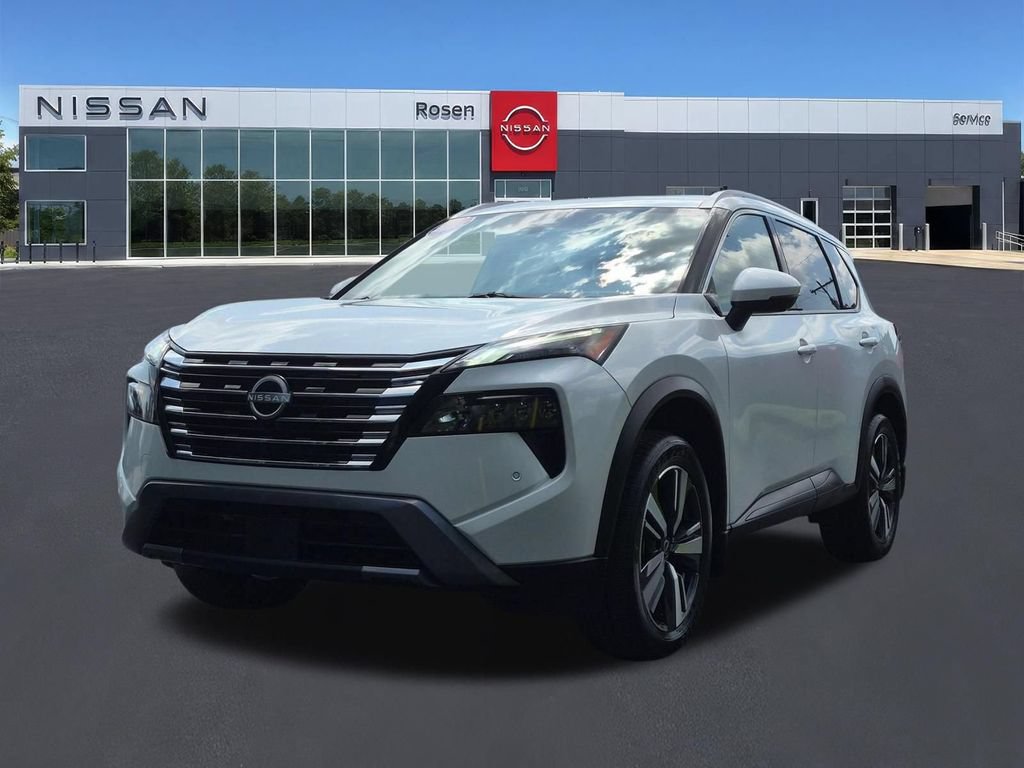 Used 2025 Nissan Rogue SL AWD/4WD image 7