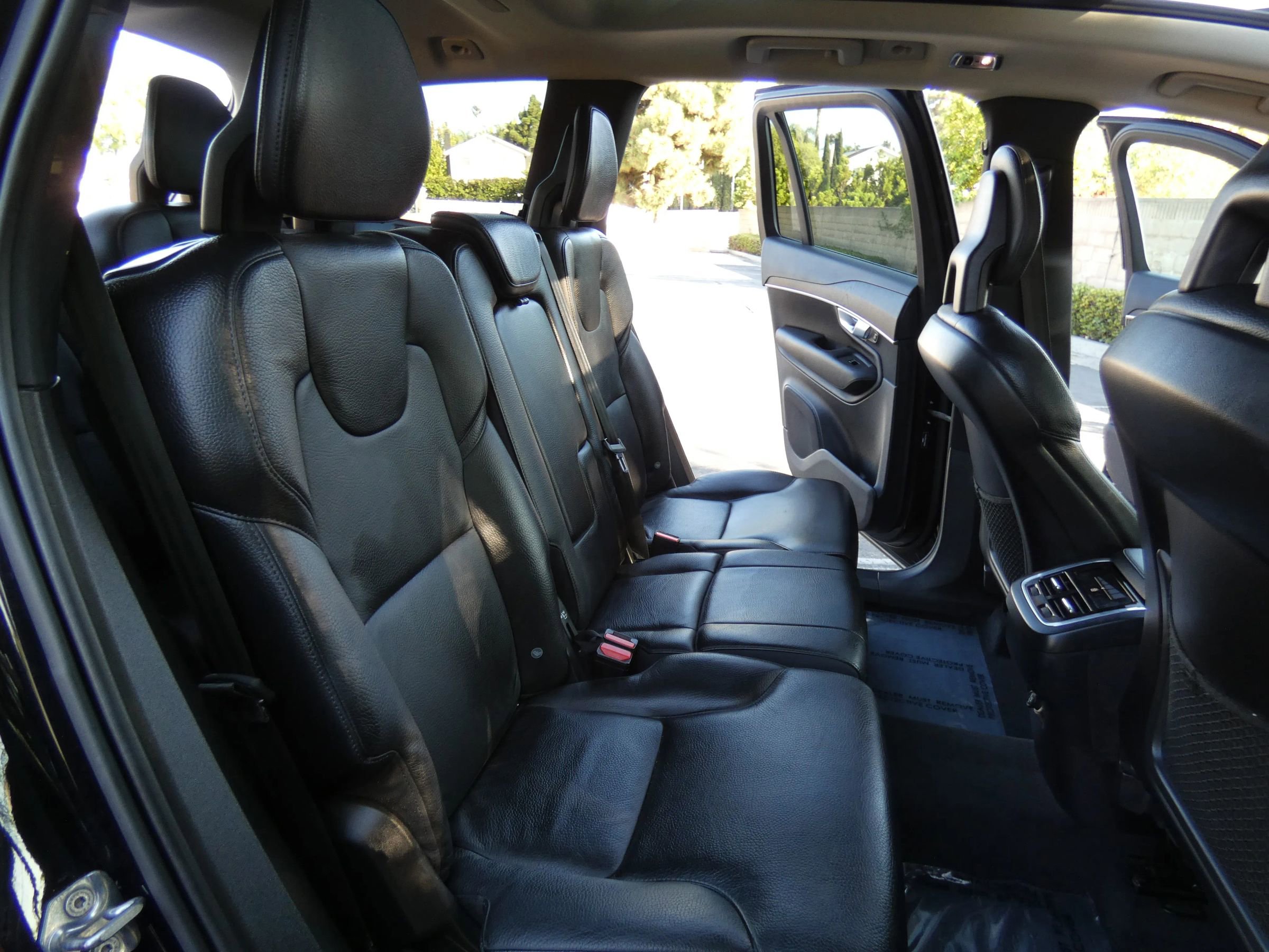 Used 2020 Volvo XC90 T6 Momentum image 36