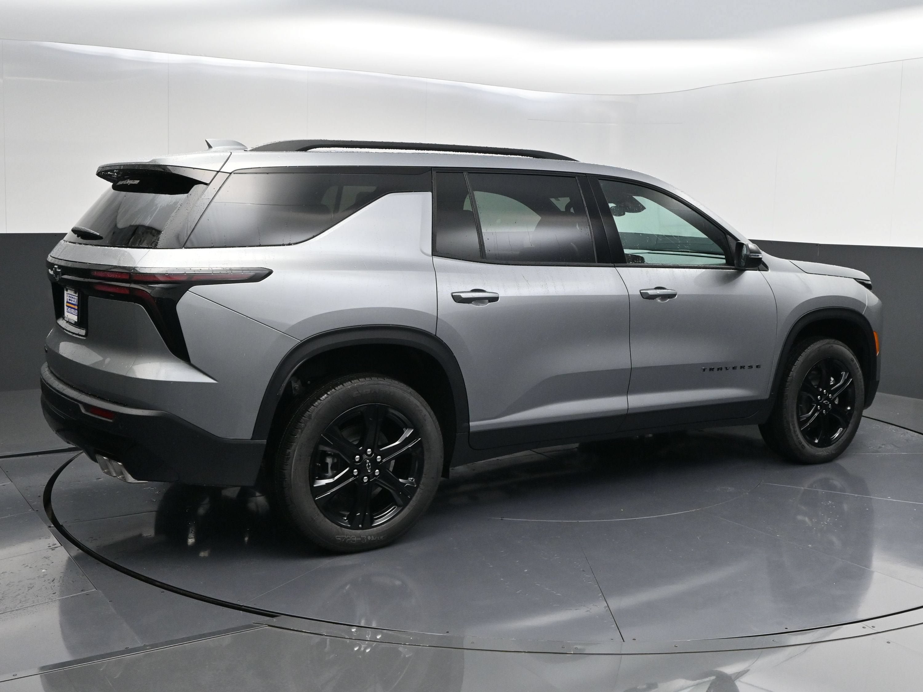 New 2027 Chevrolet Traverse LT w/ Midnight/Sport Edition AWD/4WD image 8