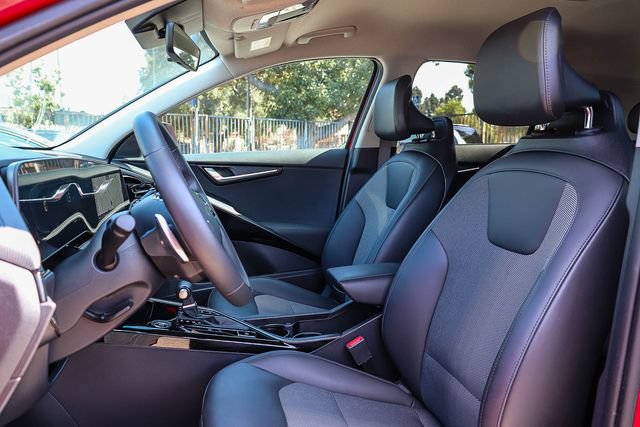 Certified 2025 Kia Niro EX FWD image 18