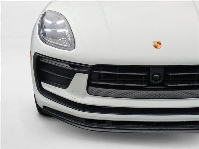 Used 2025 Porsche Macan image 12