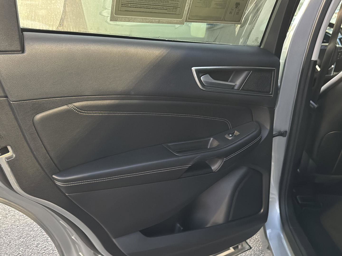 Used 2022 Ford Edge Titanium image 15