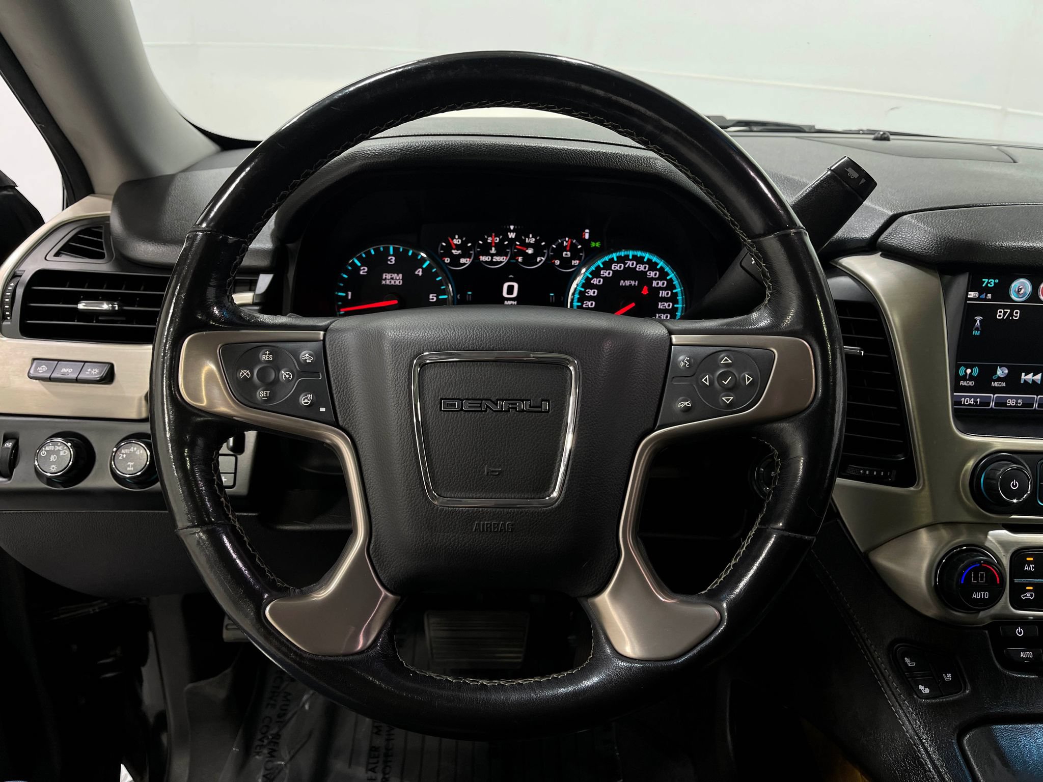 Used 2019 GMC Yukon XL Denali w/ Denali Ultimate Package AWD/4WD image 23