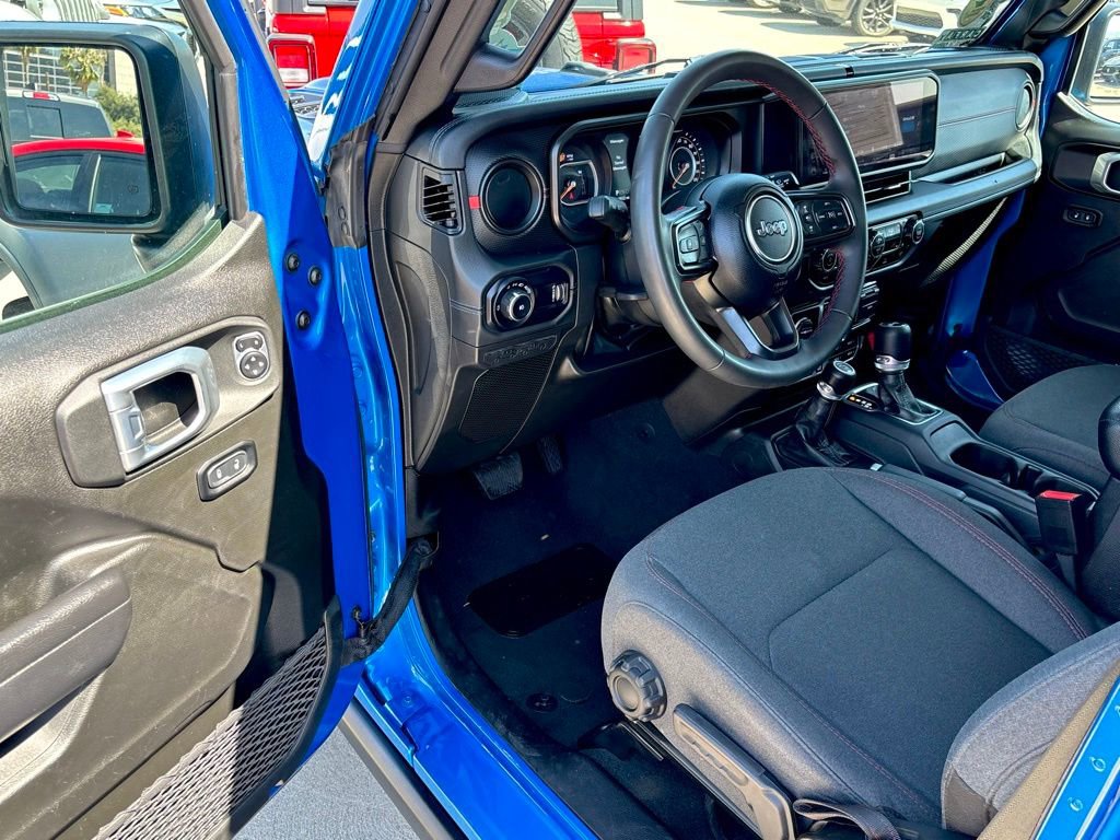 Used 2024 Jeep Wrangler Unlimited Rubicon image 11