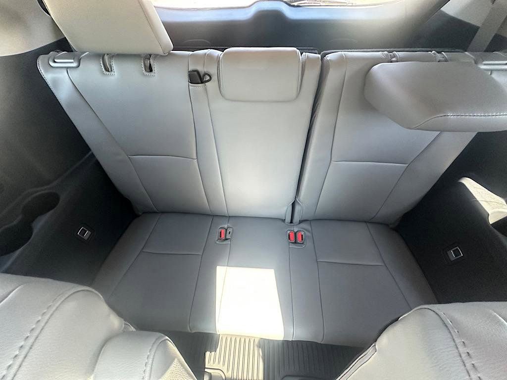 New 2026 Toyota Highlander Platinum AWD/4WD image 10