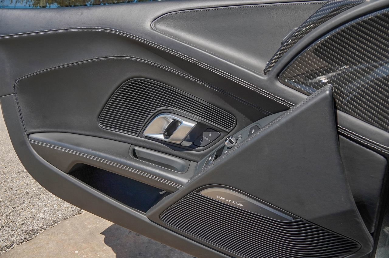 Used 2021 Audi R8 V10 w/ Premium Package image 37