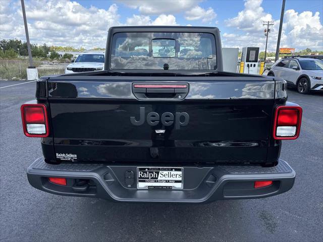 Certified 2025 Jeep Gladiator Sport AWD/4WD image 5