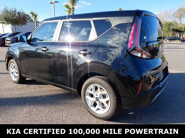 Certified 2025 Kia Soul LX FWD image 7