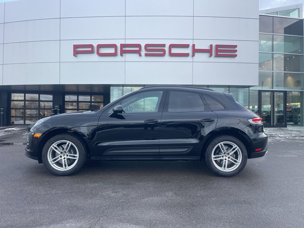Certified 2025 Porsche Macan image 2