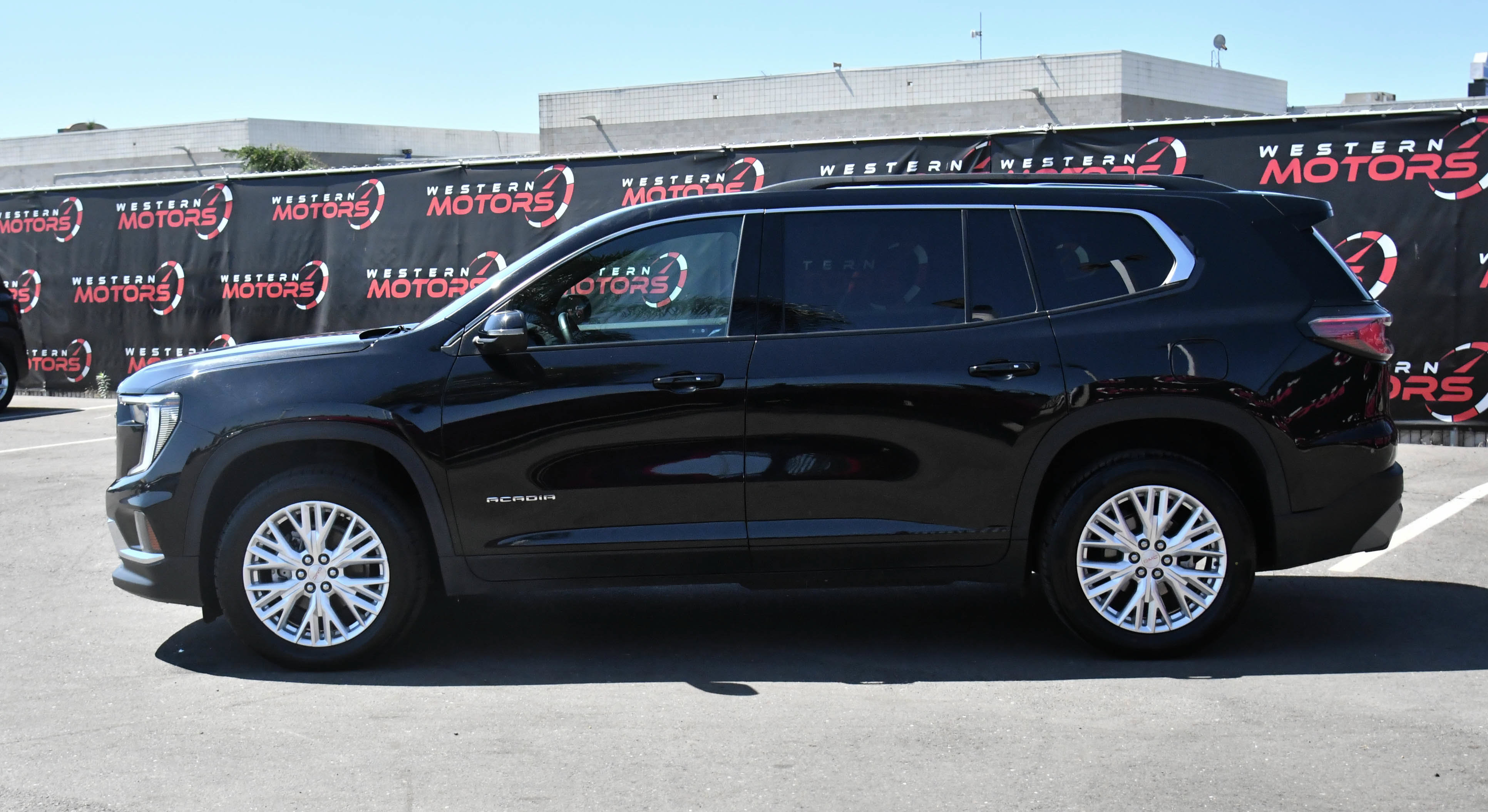 Used 2024 GMC Acadia Elevation FWD image 4