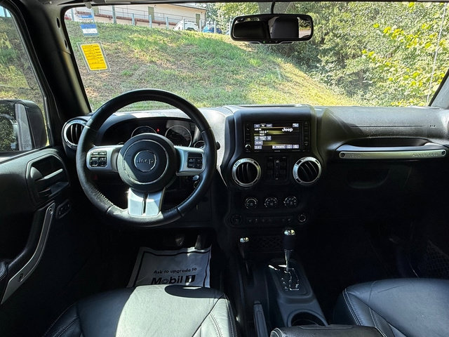 Used 2017 Jeep Wrangler Unlimited Rubicon AWD/4WD image 10
