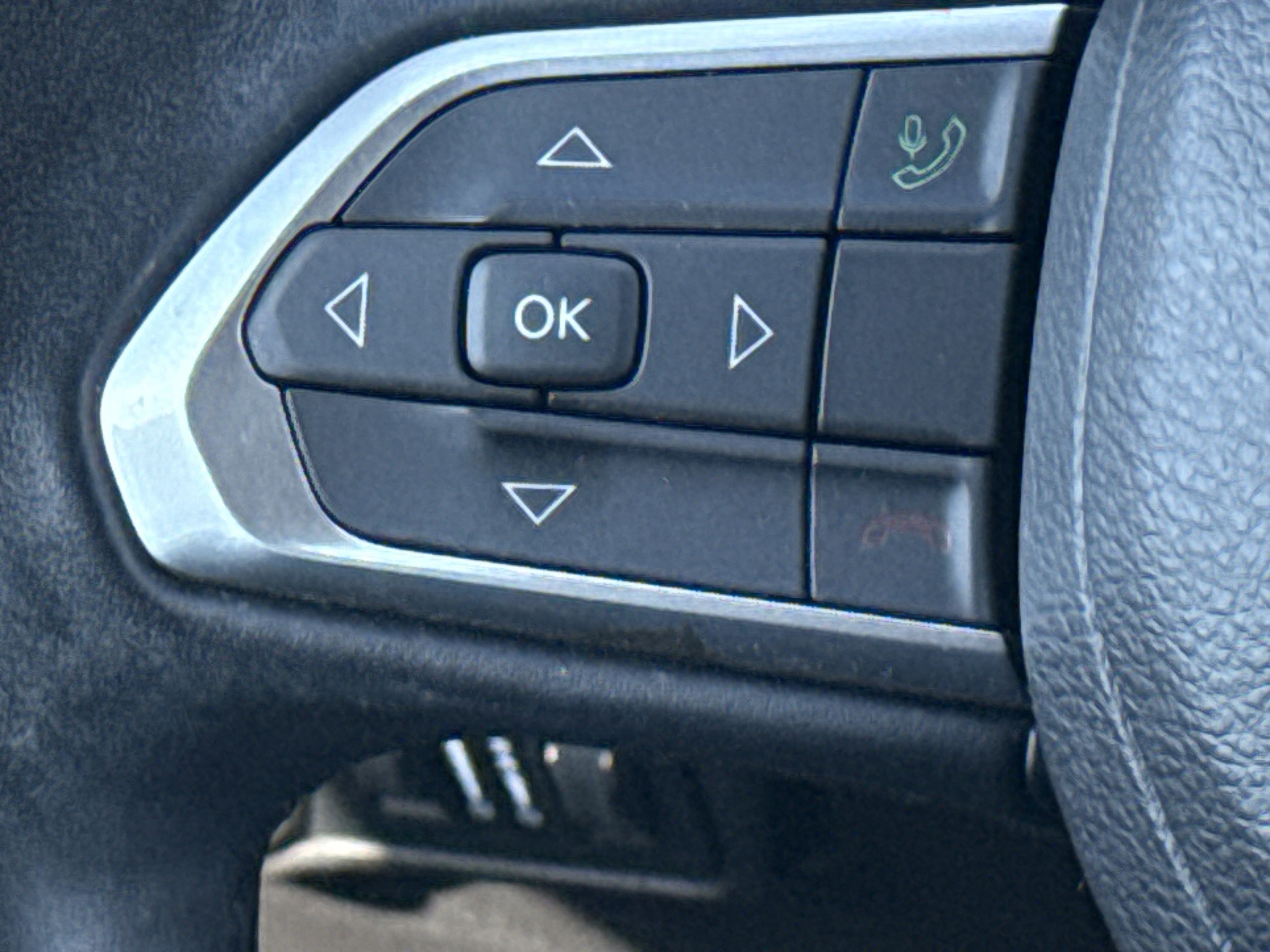 Used 2022 Jeep Compass Latitude image 18