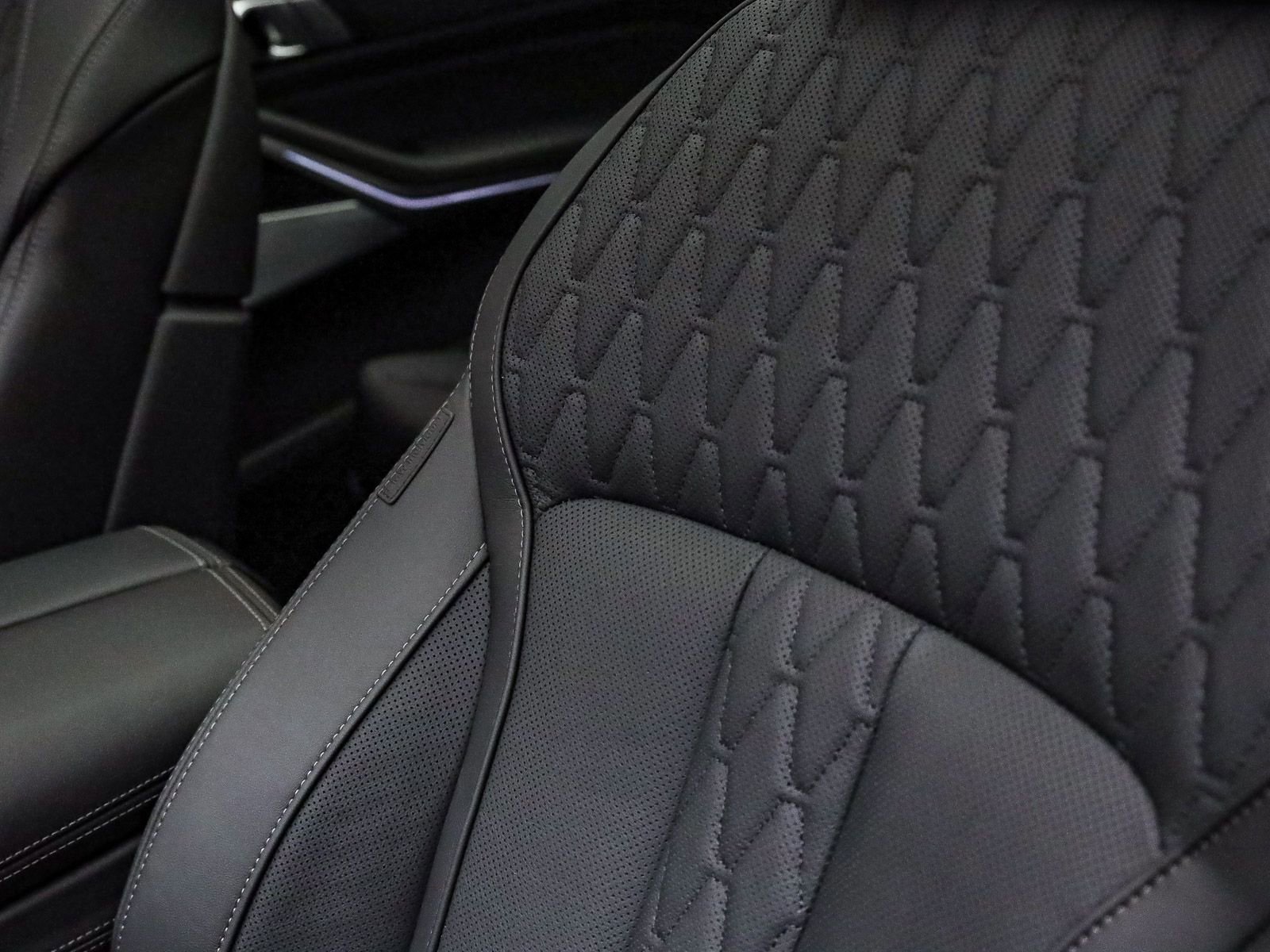 New 2026 BMW ALPINA XB7 image 23