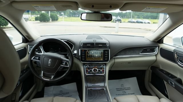 Used 2018 Lincoln Continental Select FWD image 12