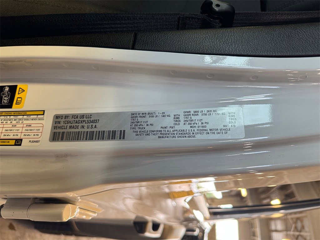 Used 2023 Jeep Gladiator Sport image 31