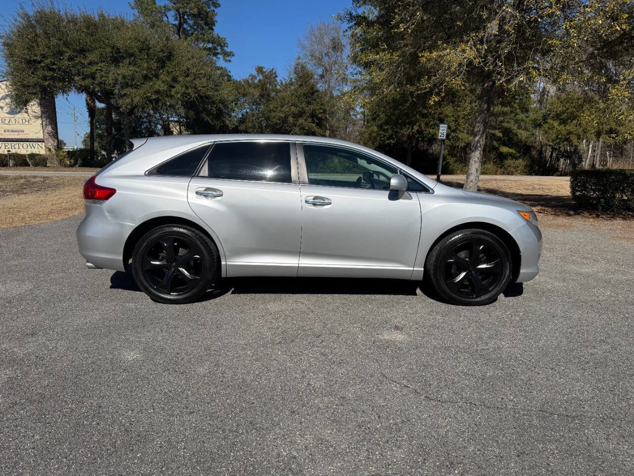 Used 2011 Toyota Venza w/ Convenience Pkg FWD image 7