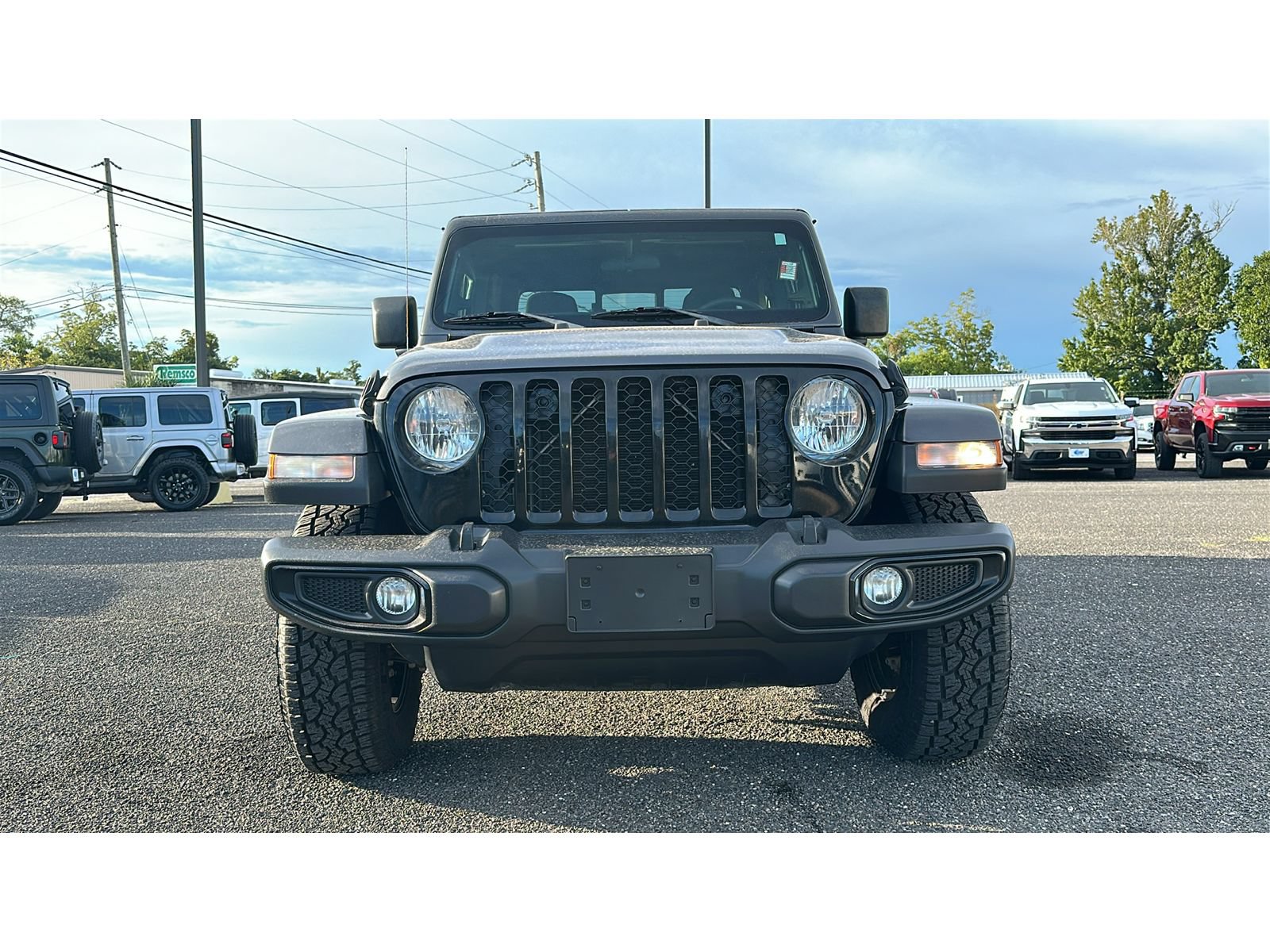 Used 2023 Jeep Gladiator Sport AWD/4WD image 9