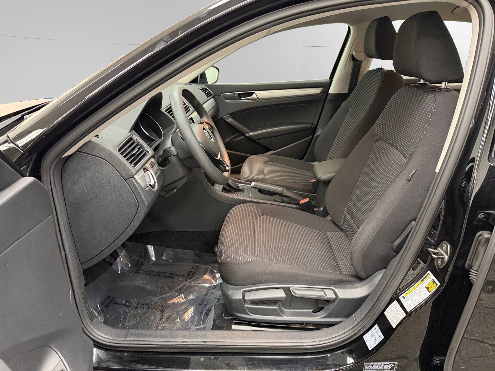 Used 2016 Volkswagen Passat 1.8T S image 9