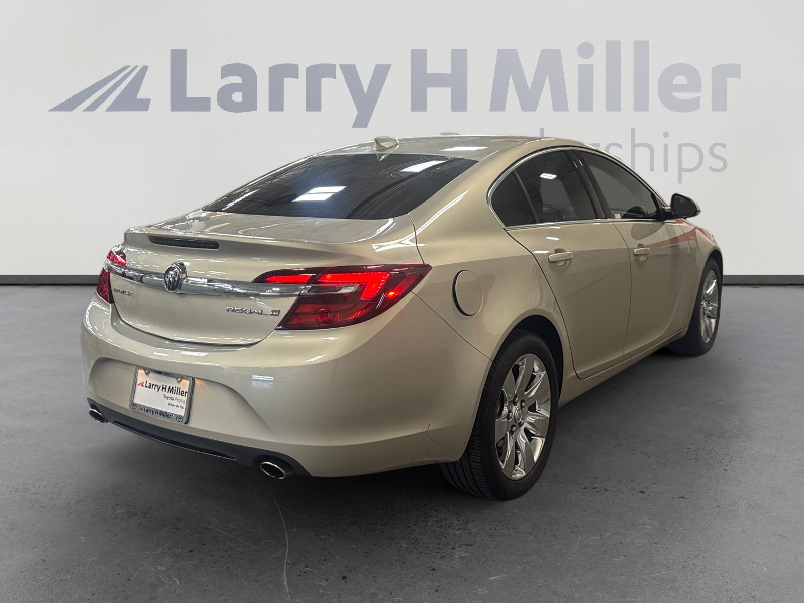 Used 2016 Buick Regal FWD image 5