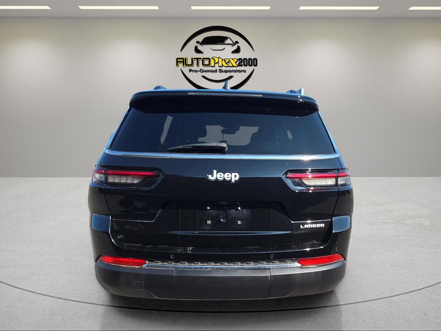 Used 2024 Jeep Grand Cherokee L Laredo w/ Luxury Tech Group I image 6