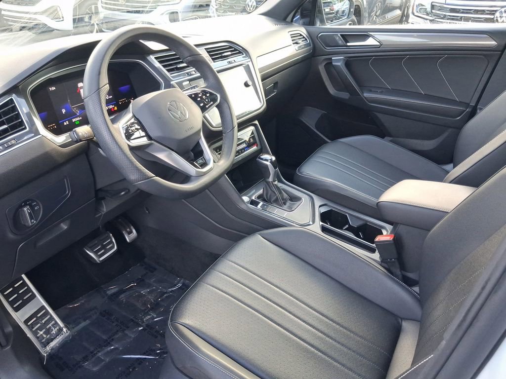 Used 2022 Volkswagen Tiguan SE R-Line FWD image 13