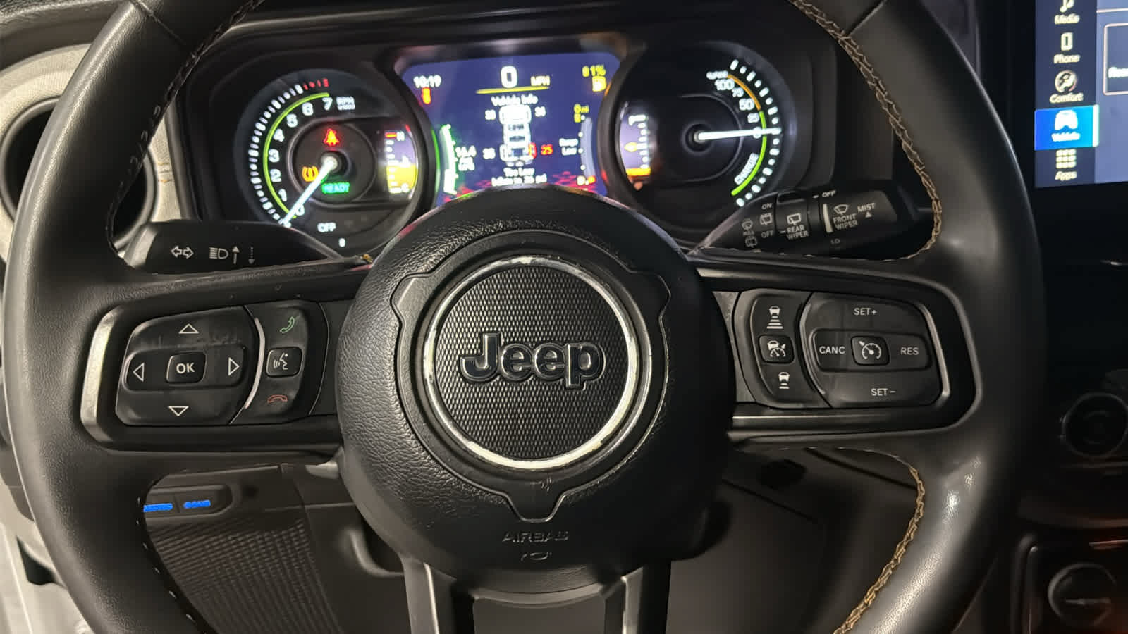Certified 2024 Jeep Wrangler Unlimited w/ Convenience Group AWD/4WD image 11