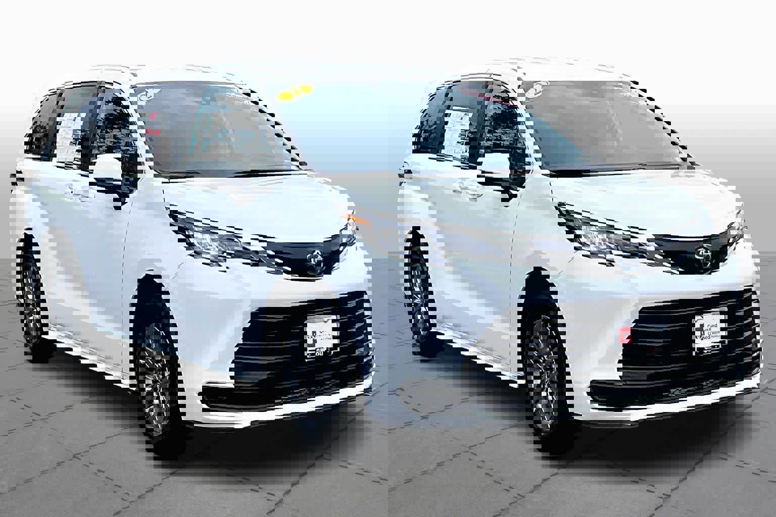 Certified 2022 Toyota Sienna LE image 2