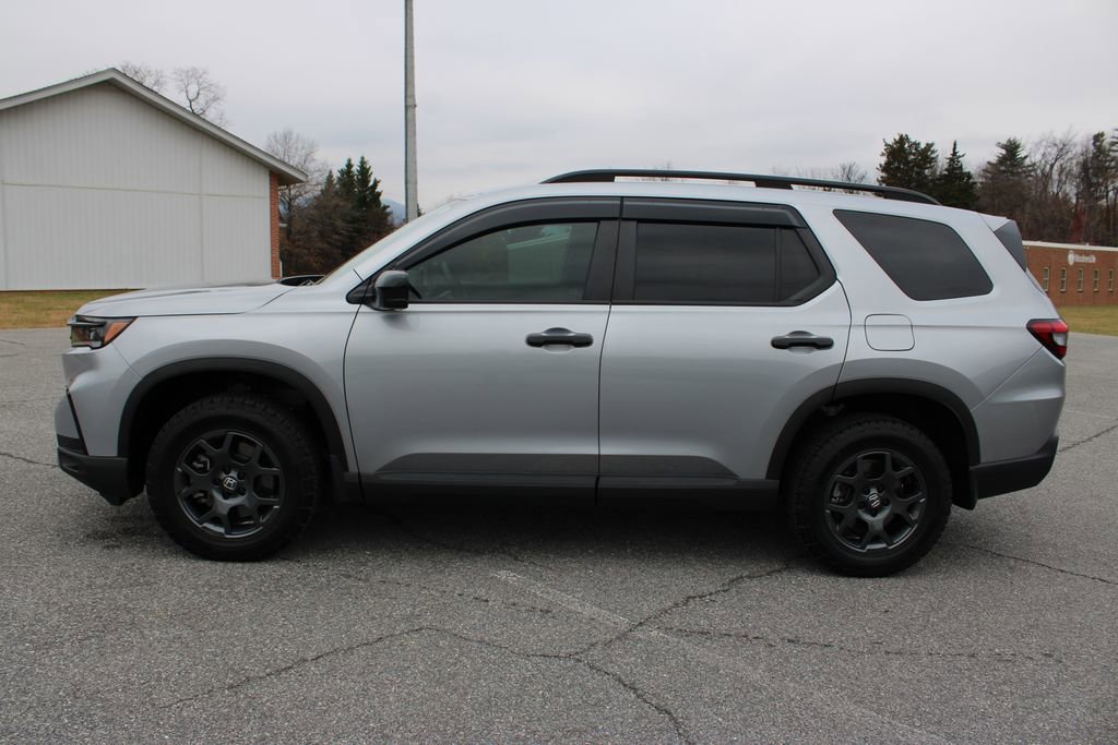 Used 2025 Honda Pilot TrailSport image 6