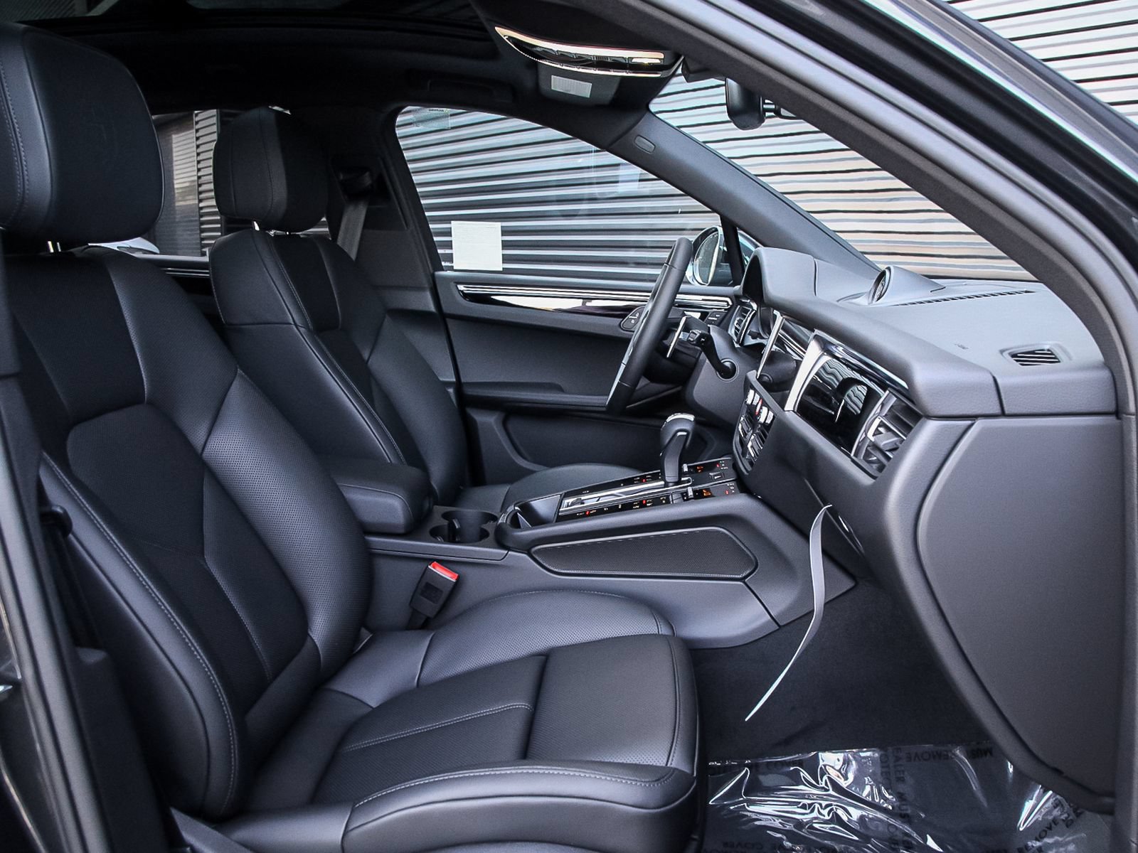 New 2026 Porsche Macan AWD/4WD image 26