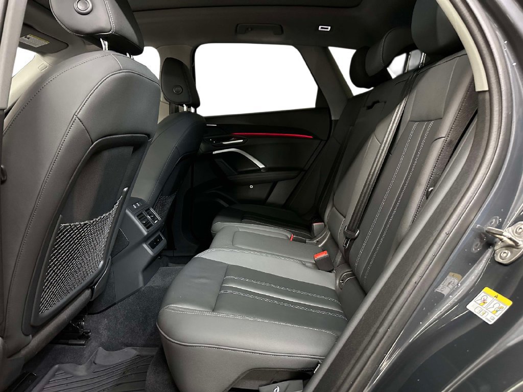 Used 2025 Audi Q5 Premium w/ Convenience Package AWD/4WD image 19