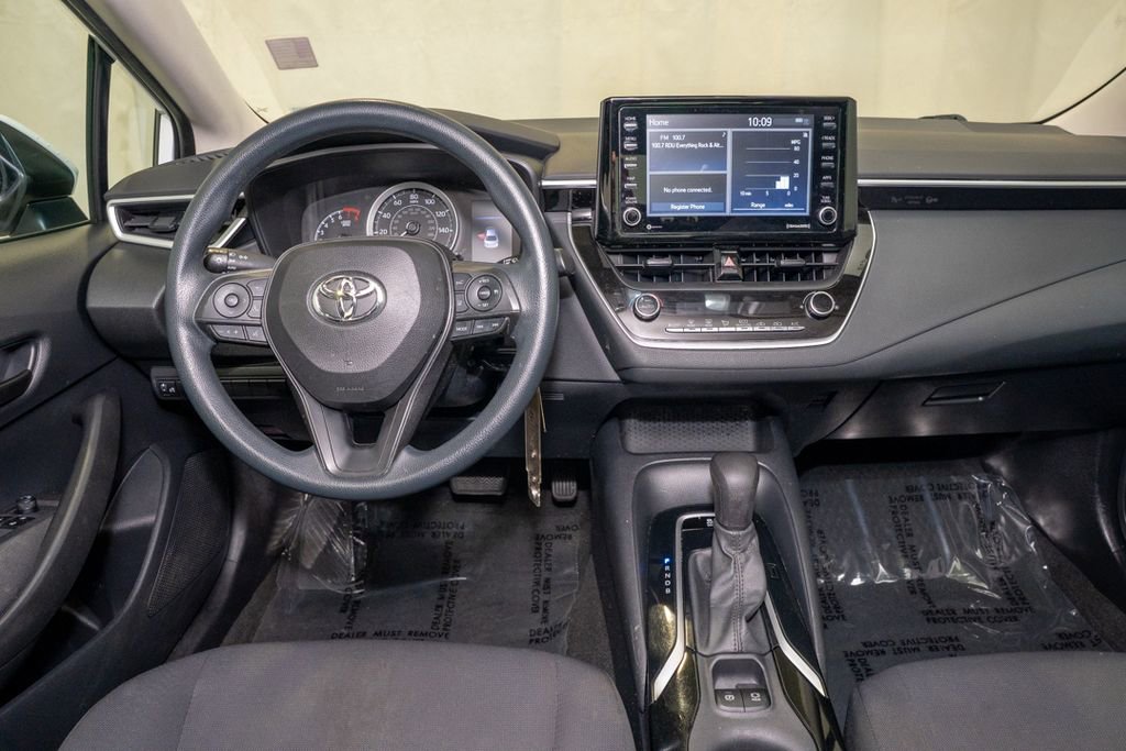 Used 2022 Toyota Corolla LE image 6