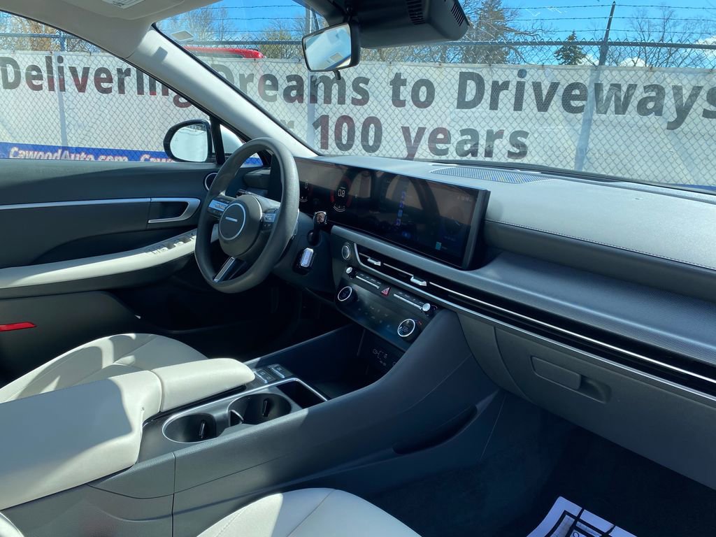 Used 2025 Hyundai Sonata SEL image 16