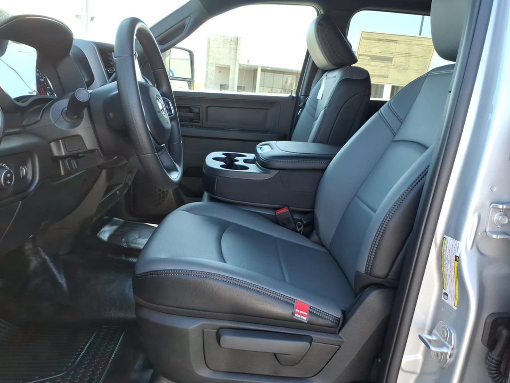 New 2026 RAM 2500 Tradesman w/ Chrome Appearance Group AWD/4WD image 9