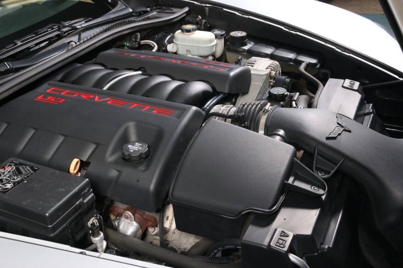 Used 2011 Chevrolet Corvette Grand Sport w/ Preferred Equipment Group RWD image 14
